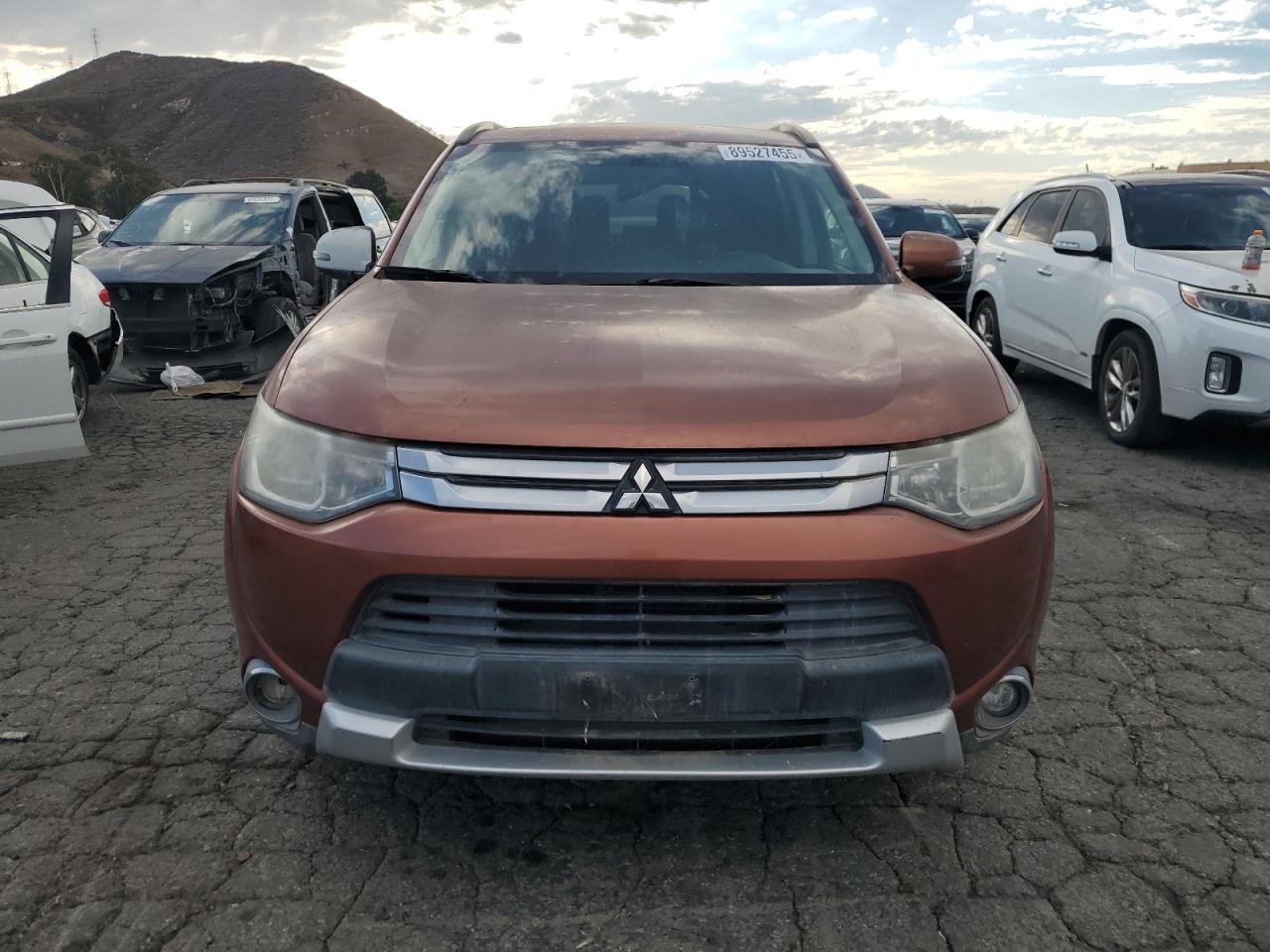 MITSUBISHI OUTLANDER SE