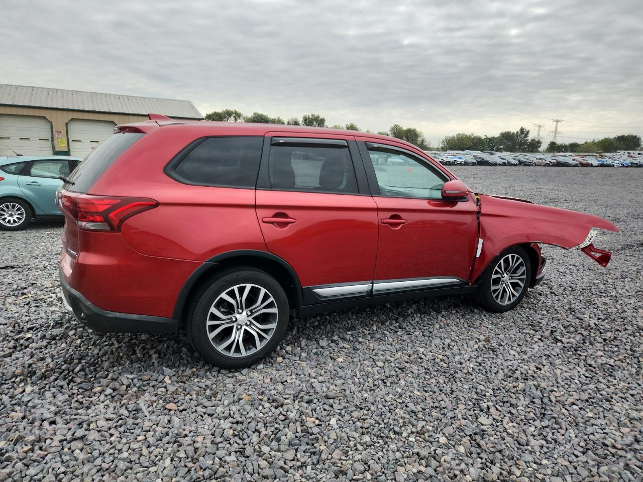 MITSUBISHI OUTLANDER SE