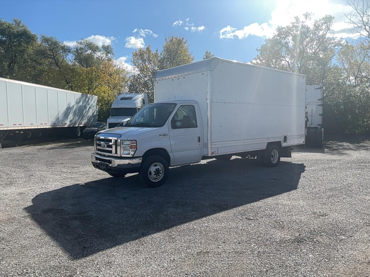 FORD ECONOLINE E450 SUPER DUTY CUTAWAY VAN