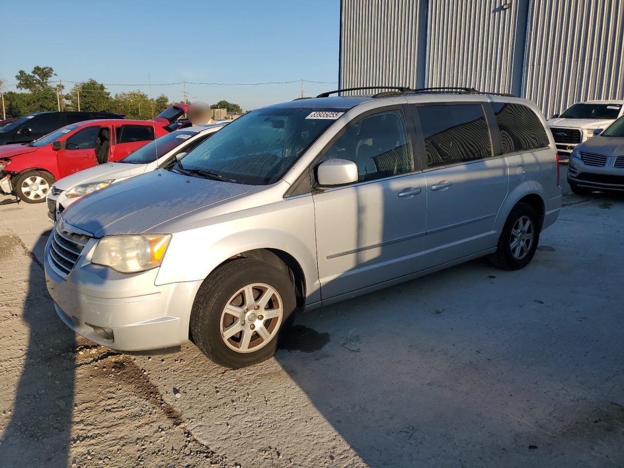 CHRYSLER TOWN & COUNTRY TOURING PLUS