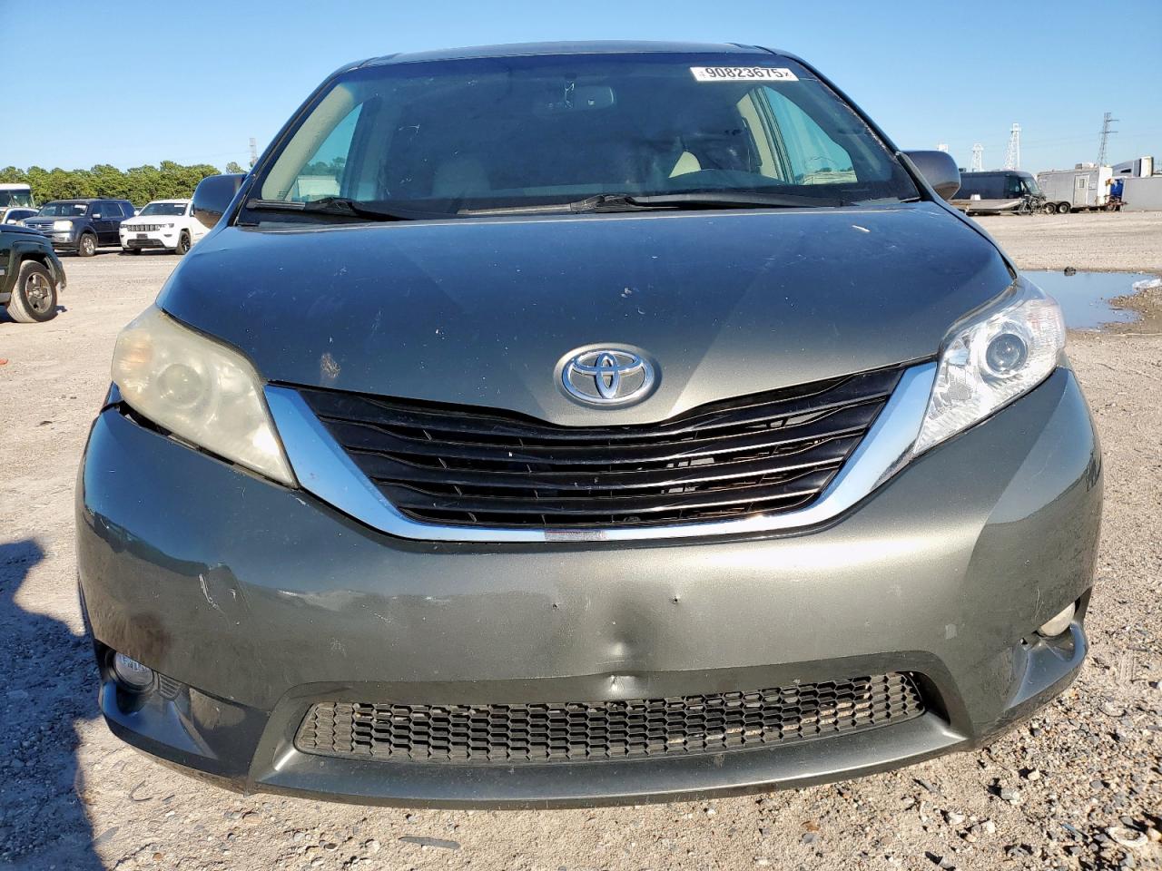 TOYOTA SIENNA XLE