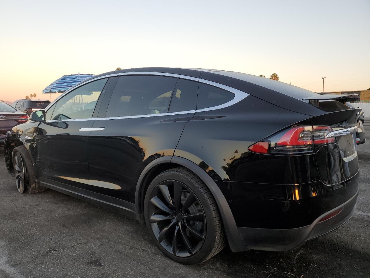 TESLA MODEL X