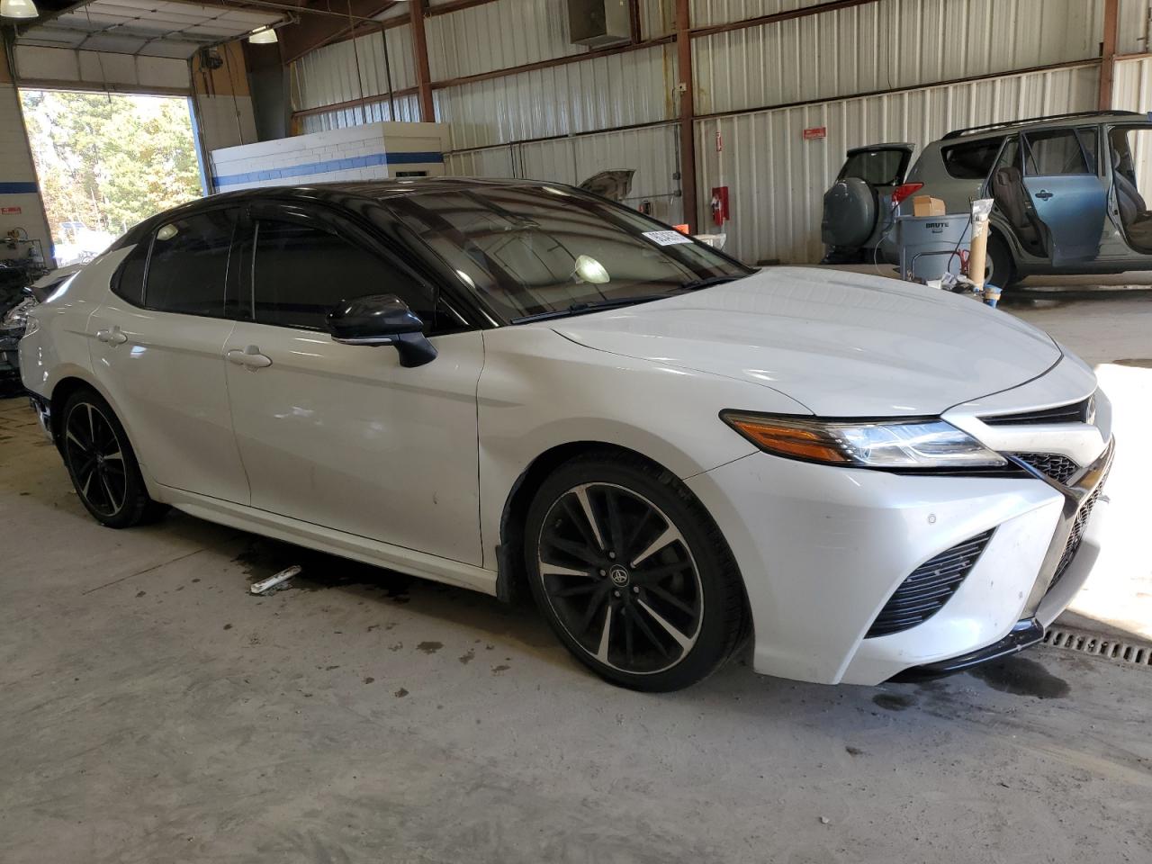 TOYOTA CAMRY XSE