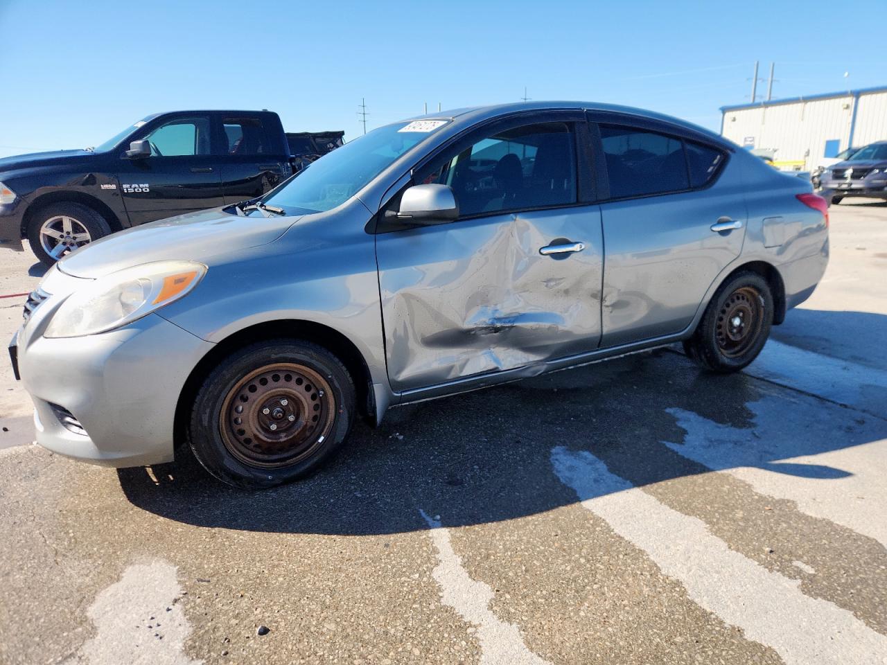 Lot #3279869329 2013 NISSAN VERSA S