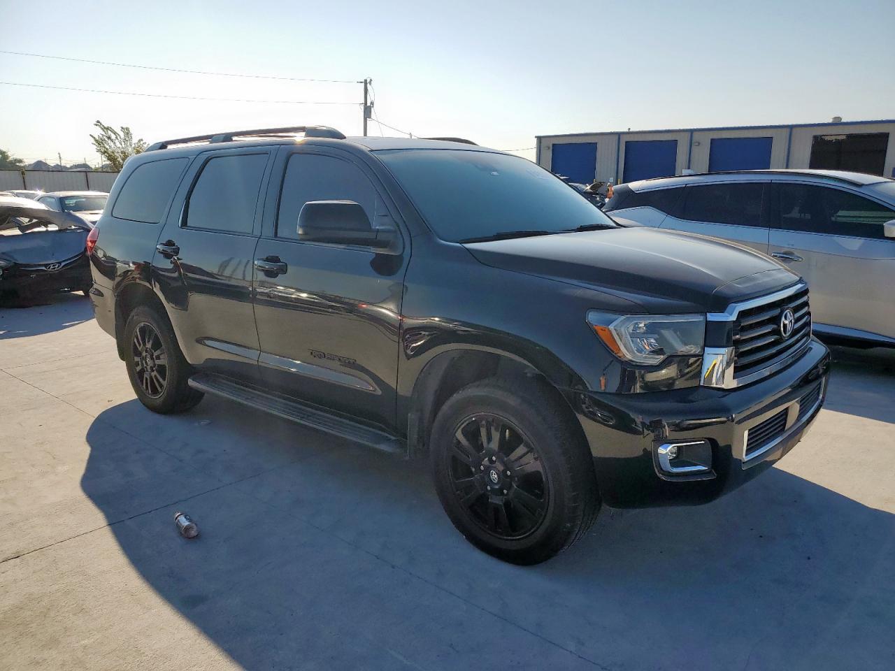 TOYOTA SEQUOIA SR5