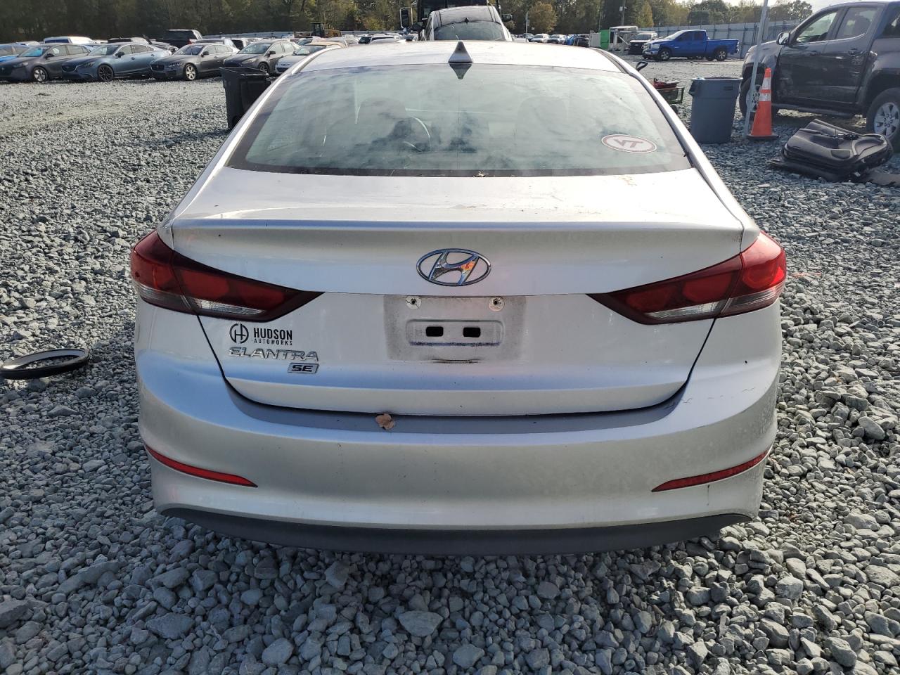 HYUNDAI ELANTRA SE