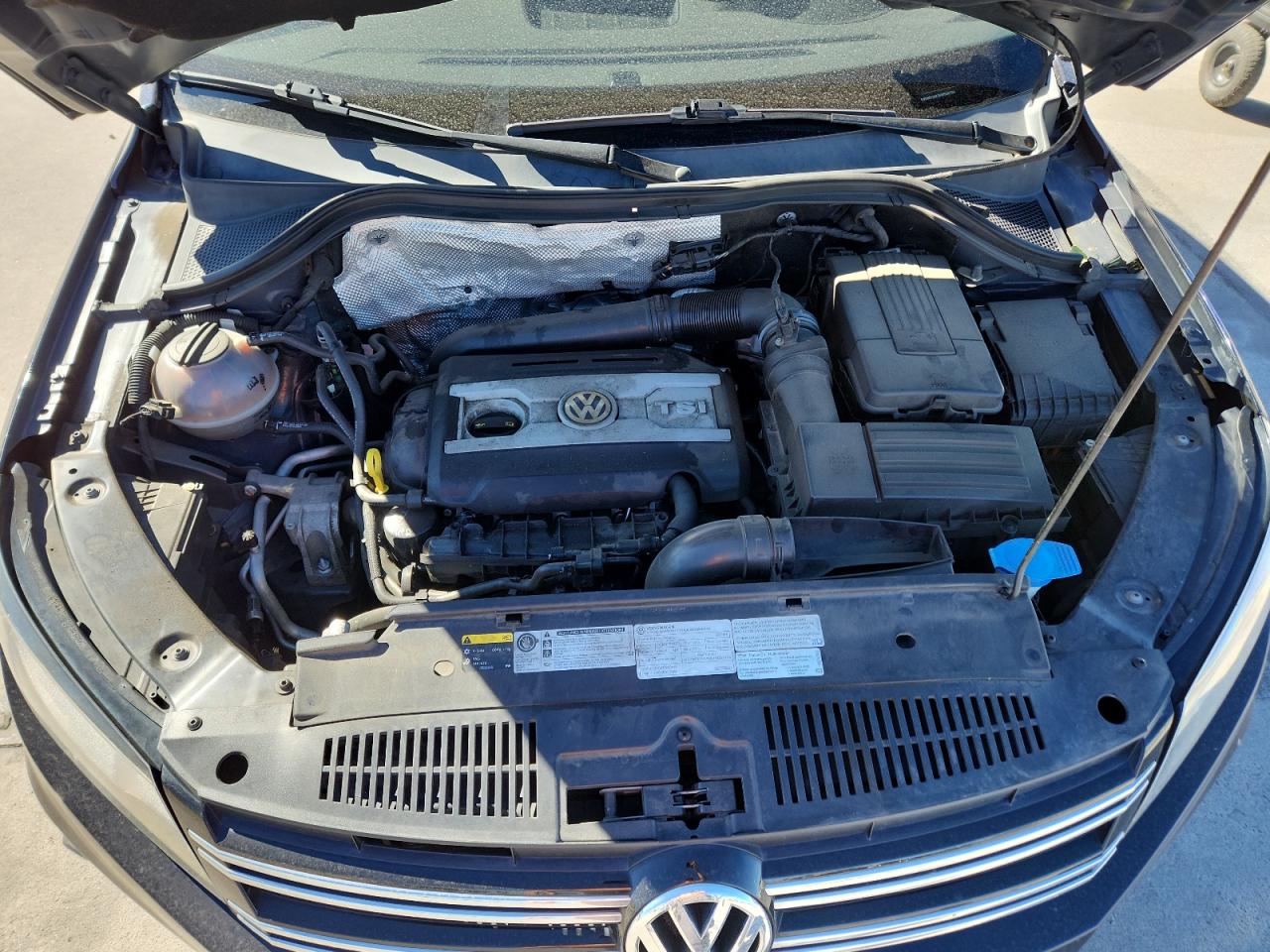 VOLKSWAGEN TIGUAN SEL