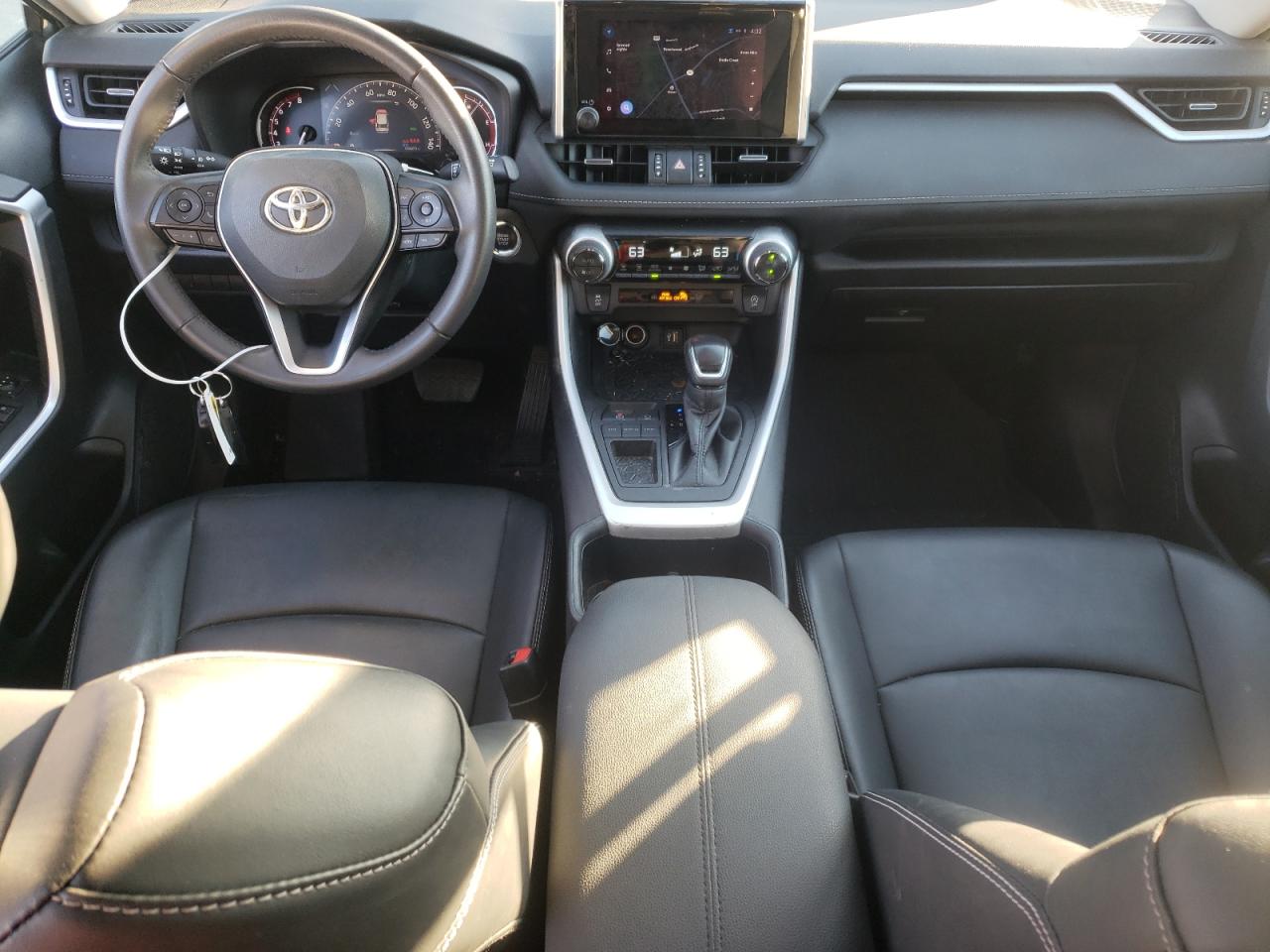 TOYOTA RAV4 XLE PREMIUM