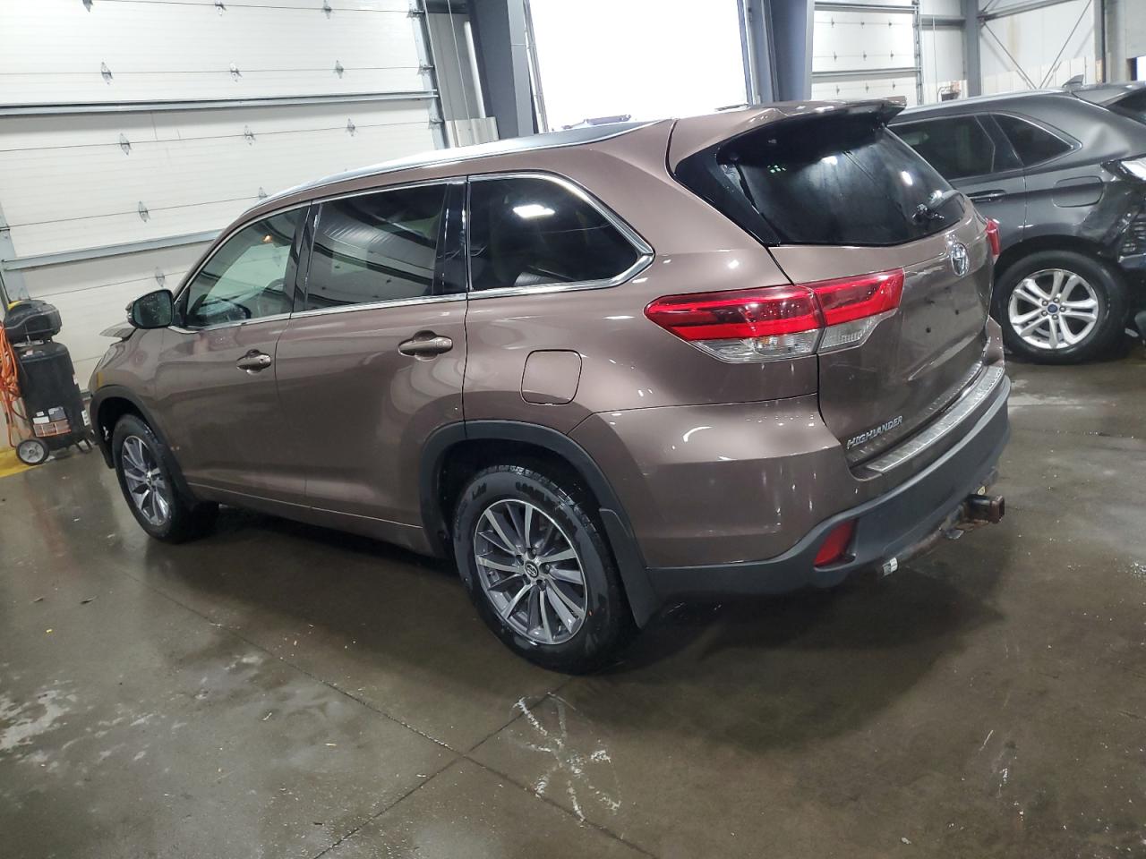 TOYOTA HIGHLANDER SE