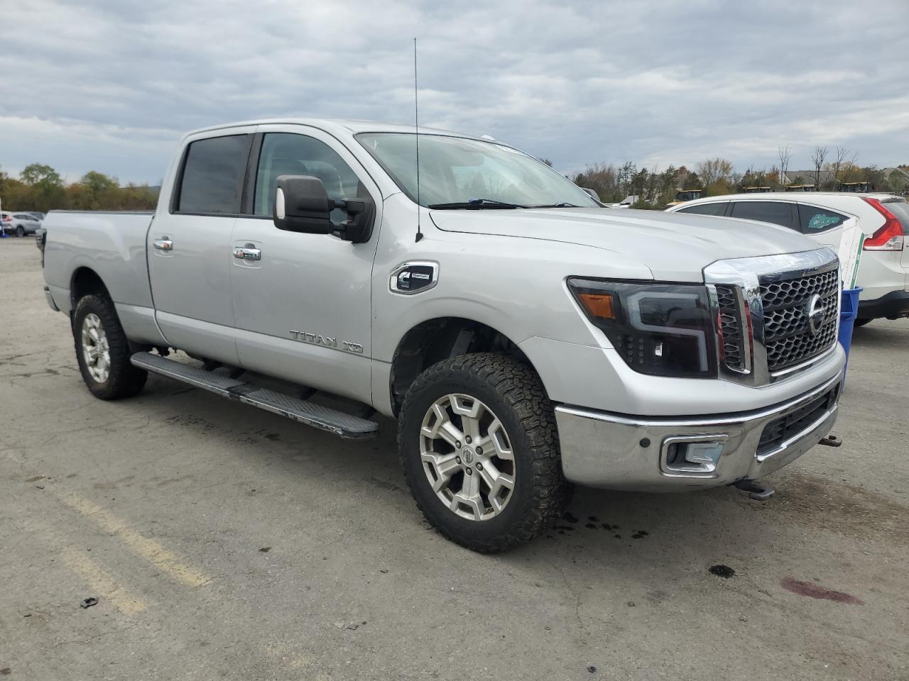 NISSAN TITAN SL