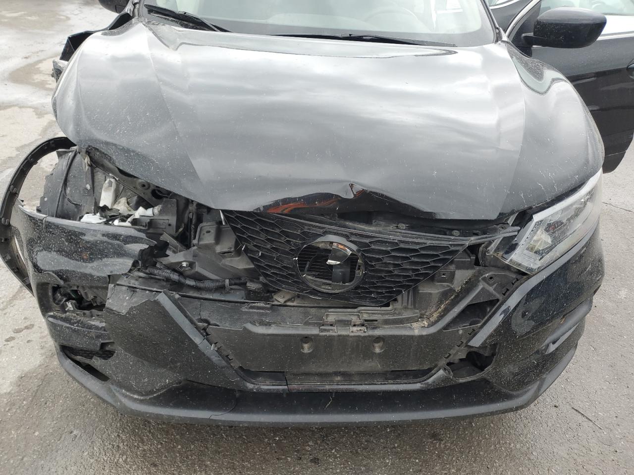 NISSAN ROGUE SPORT S