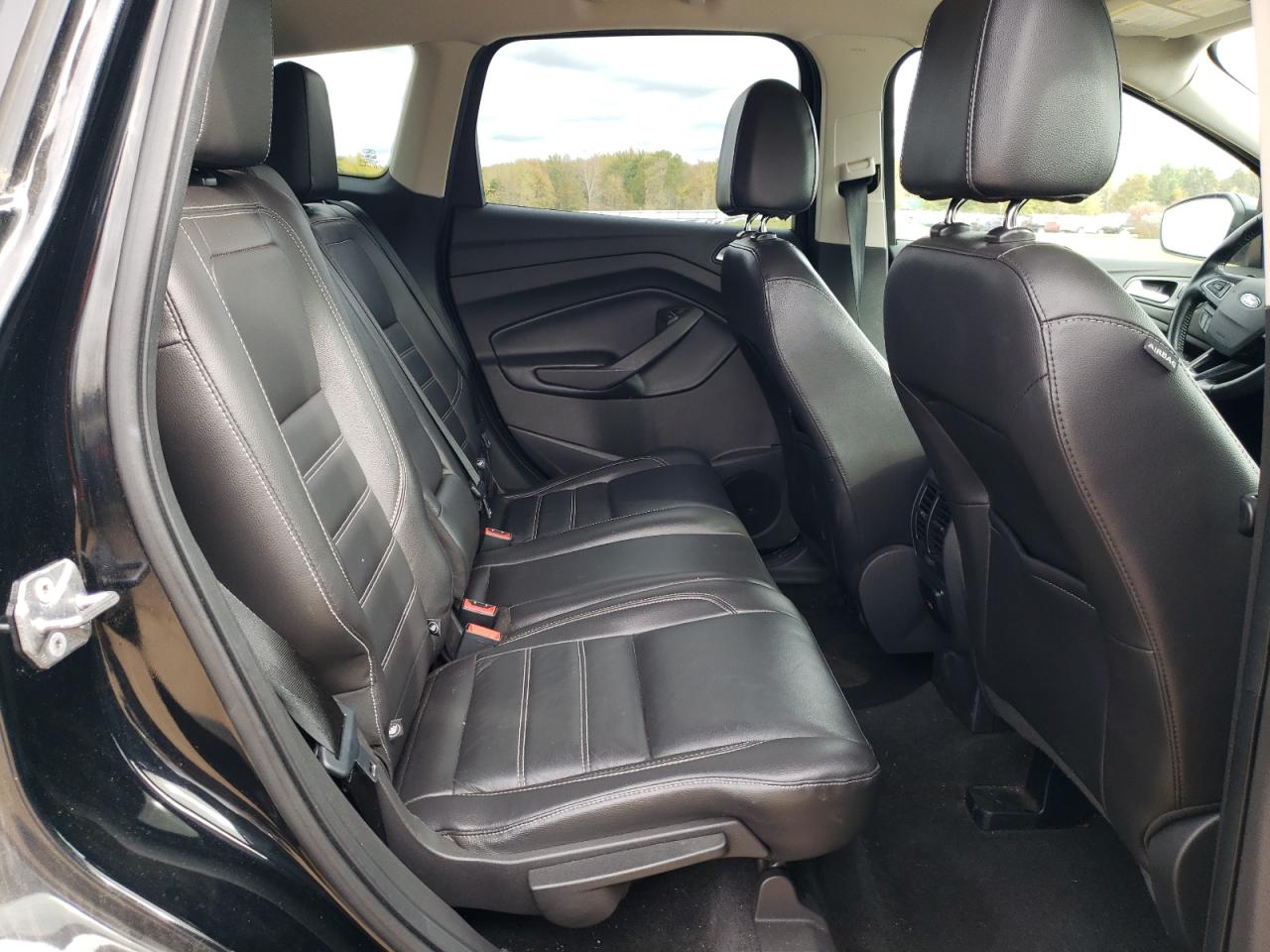 FORD ESCAPE TITANIUM