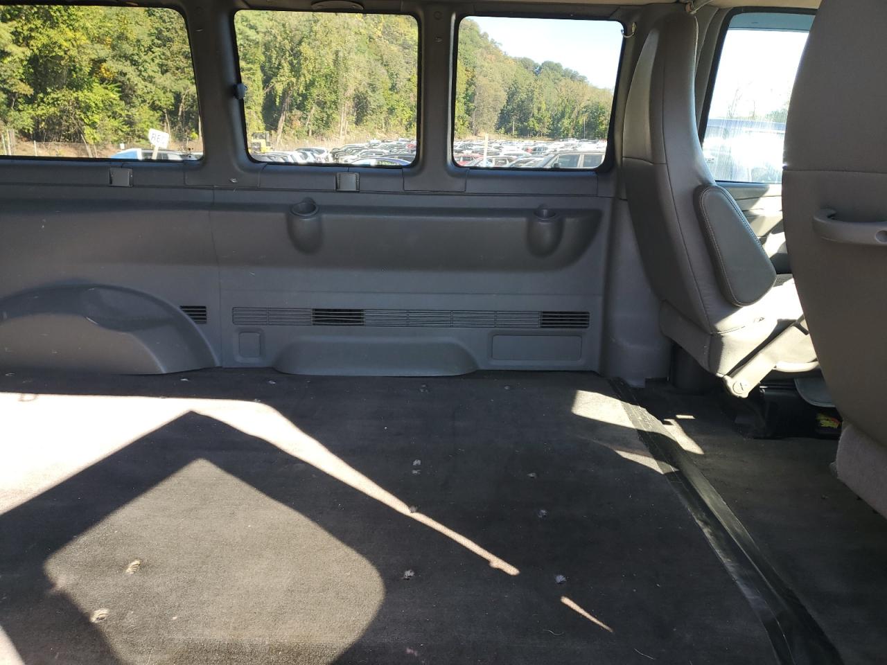 CHEVROLET EXPRESS LT