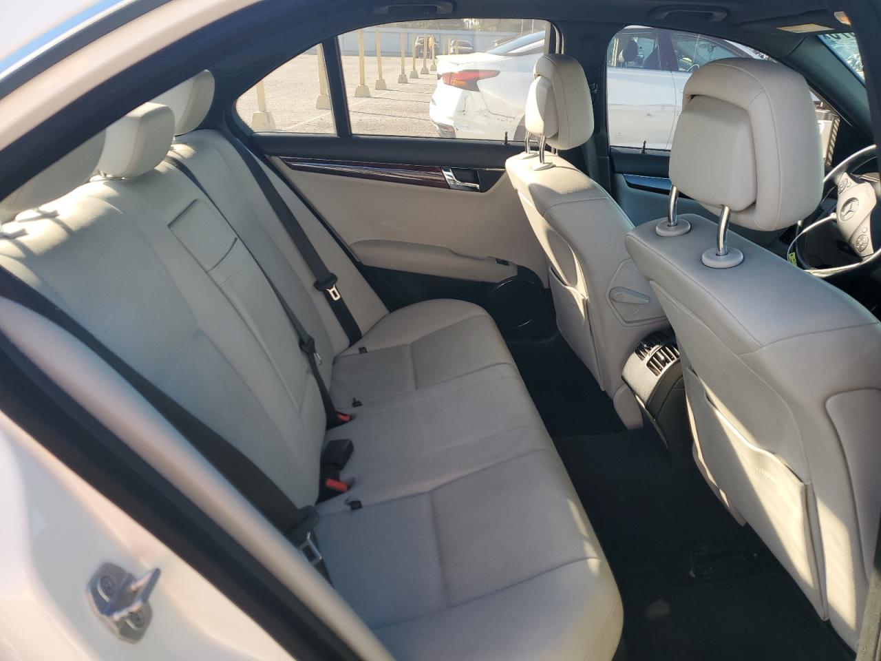 MERCEDES-BENZ C-CLASS 300