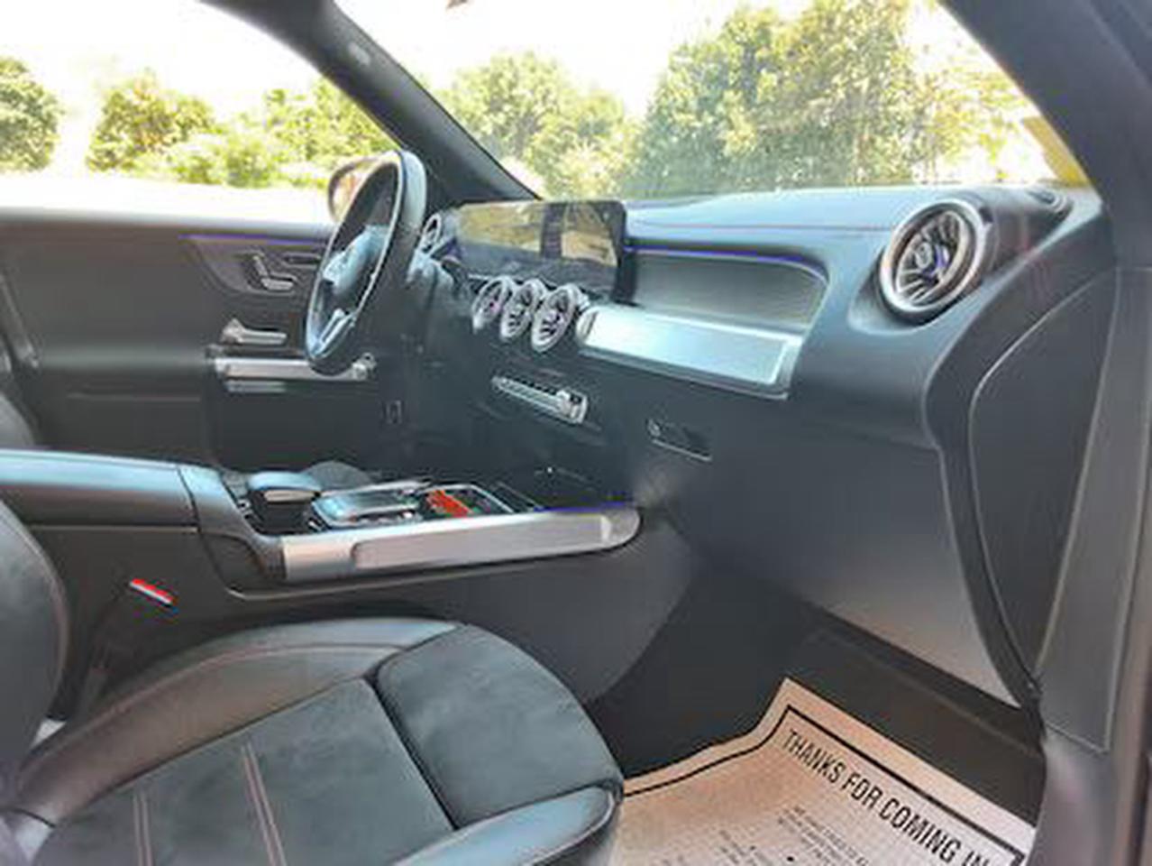 MERCEDES-BENZ EQB 300 4MATIC