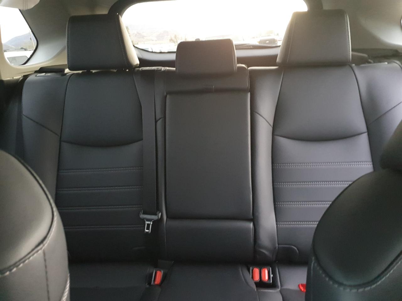 TOYOTA RAV4 XLE PREMIUM