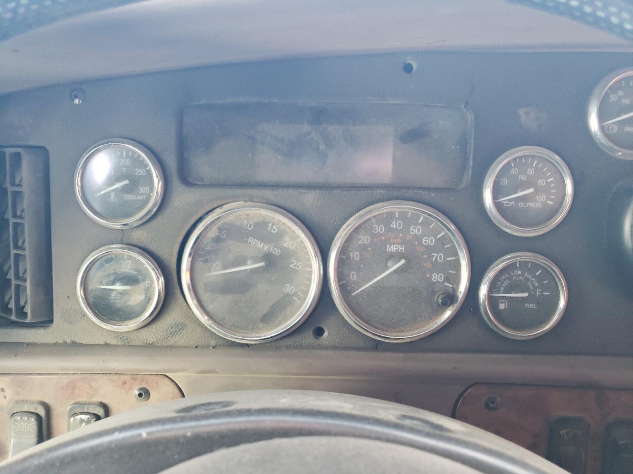 Lot #3311502300 2012 PETERBILT 587