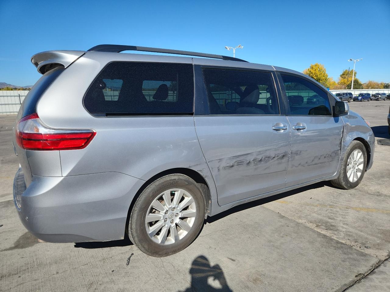 TOYOTA SIENNA XLE