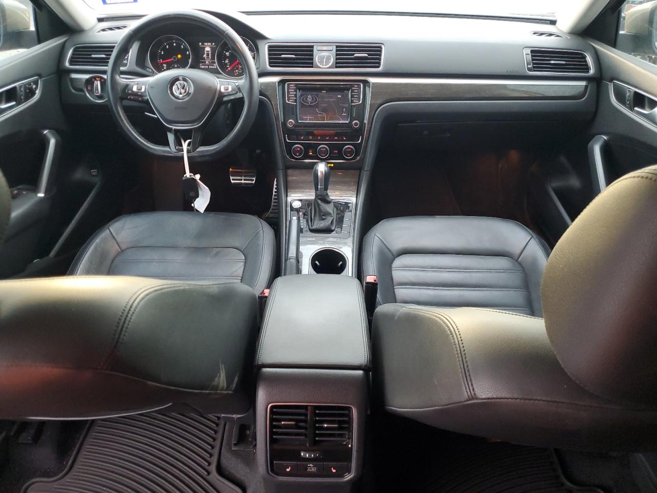 VOLKSWAGEN PASSAT SEL