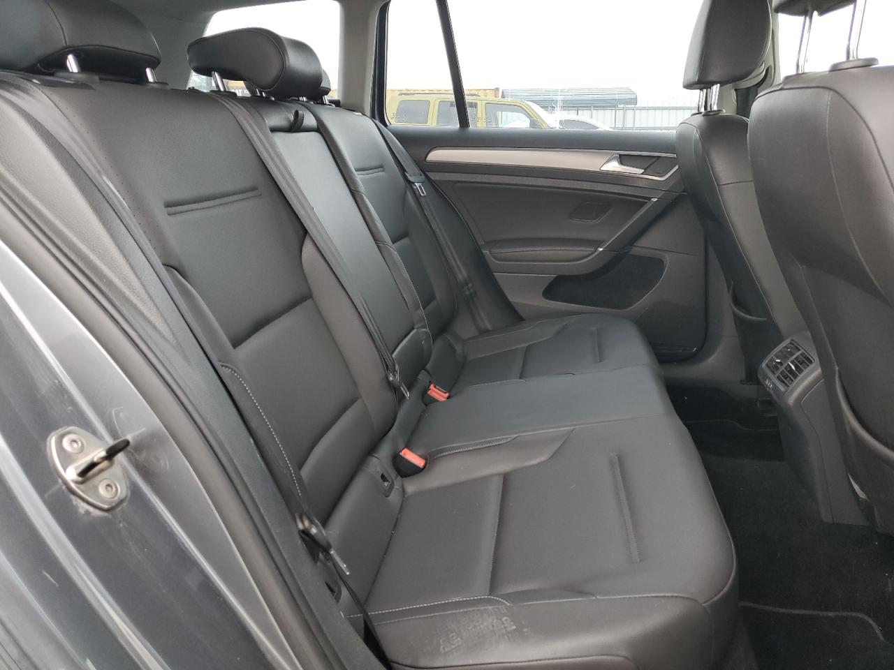 VOLKSWAGEN GOLF SPORTSVAN S