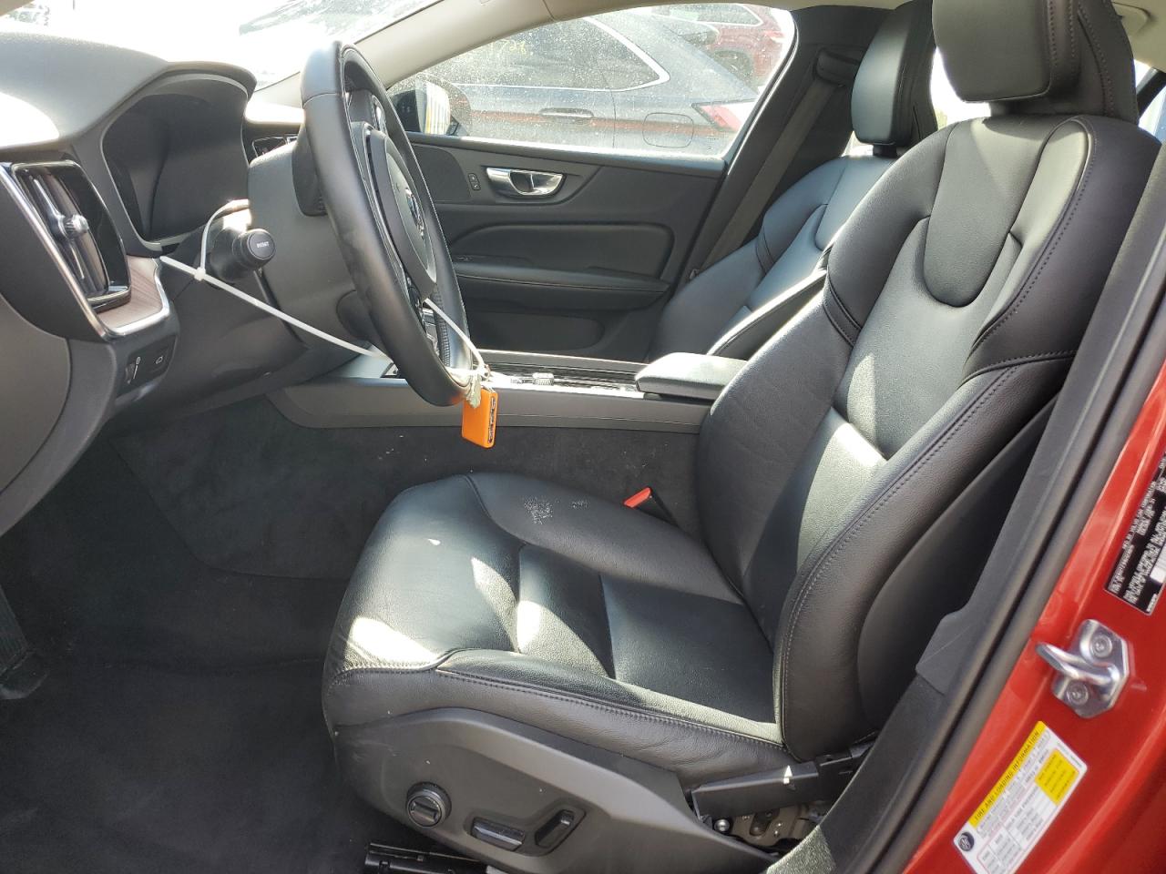 VOLVO S60 T5 MOMENTUM