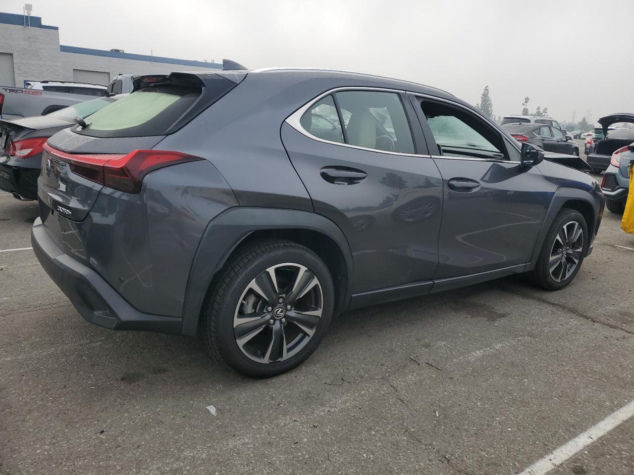LEXUS UX 250H BASE