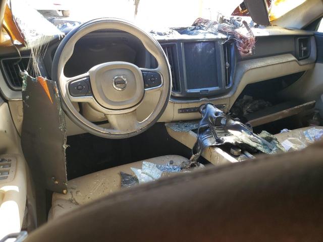 2018 VOLVO XC60 T5 MOMENTUM YV4102RKXJ1081635