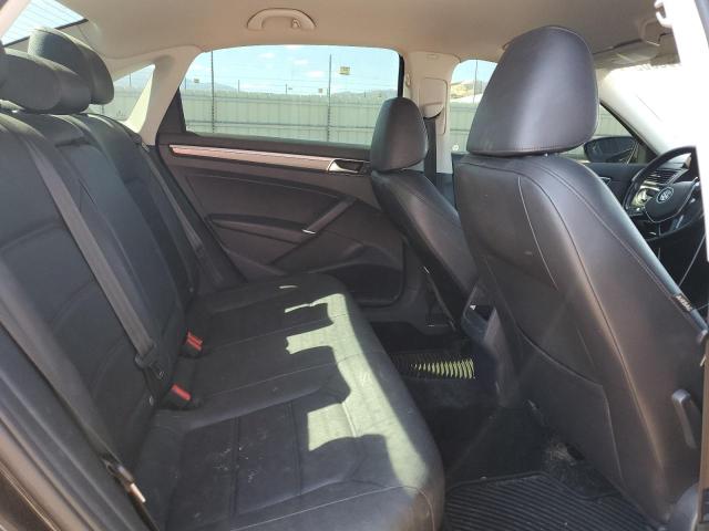 2017 VOLKSWAGEN PASSAT R-L 1VWDT7A38HC079113