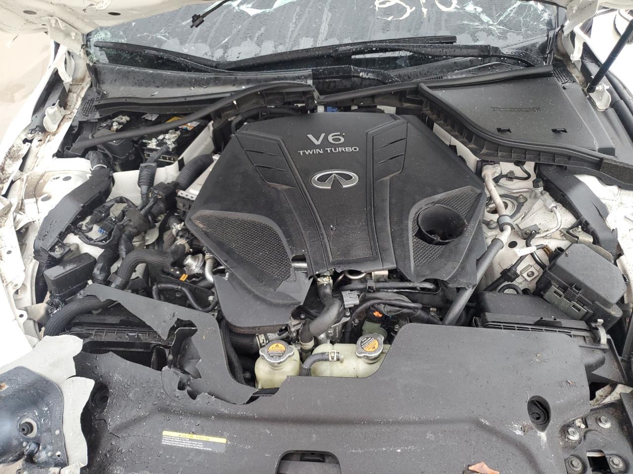 INFINITI Q60 RED SPORT 400