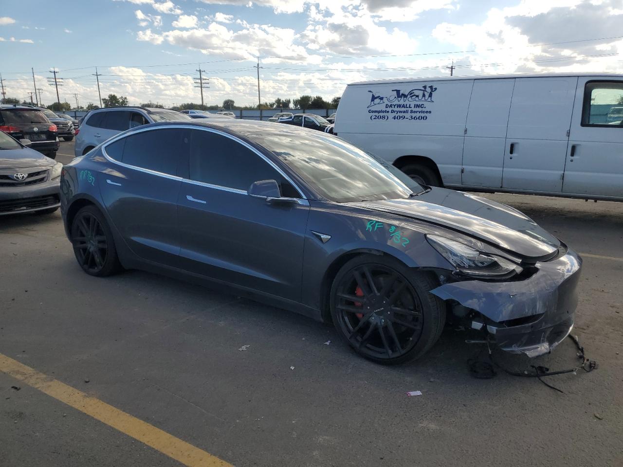 TESLA MODEL 3