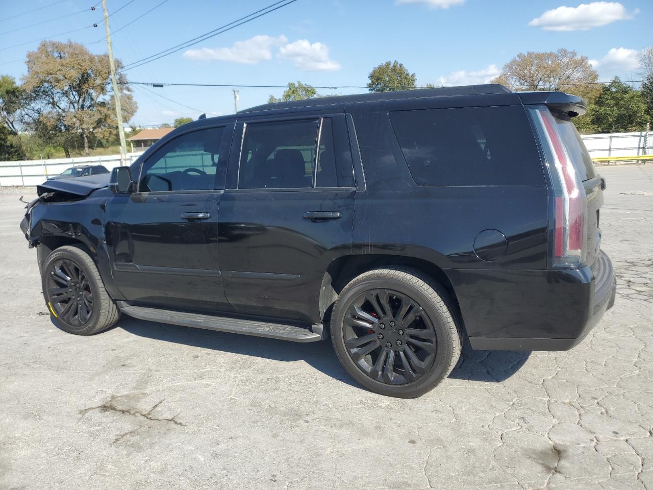 CADILLAC ESCALADE LUXURY