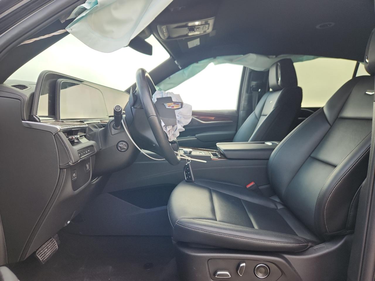 CADILLAC ESCALADE ESV LUXURY