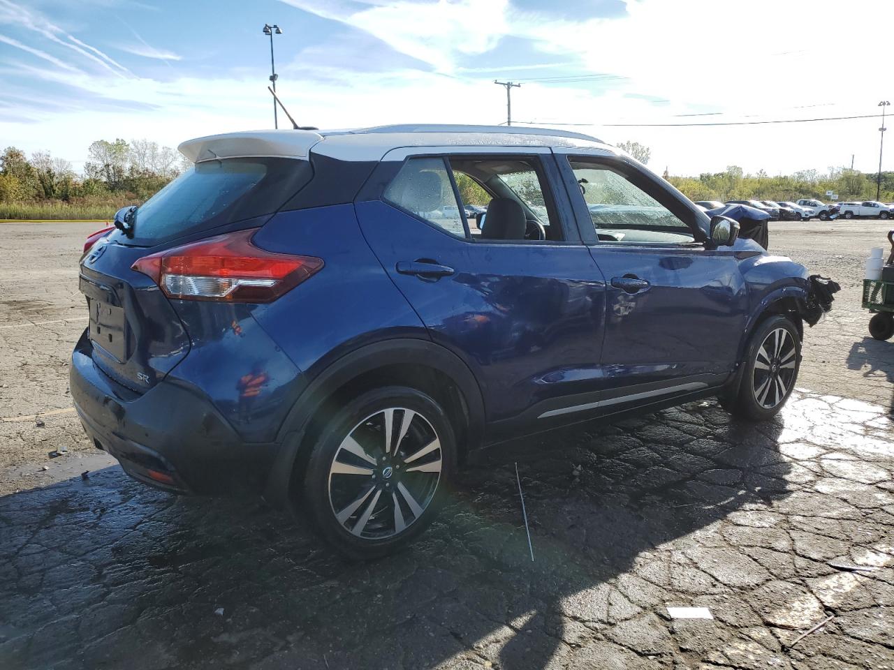 NISSAN KICKS S