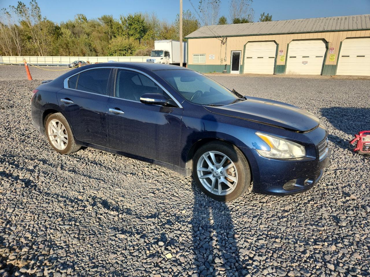 NISSAN MAXIMA S