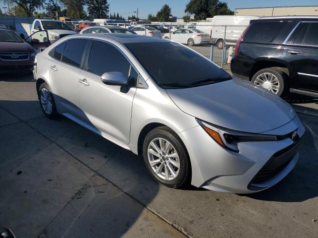 2025 TOYOTA COROLLA LE JTDBCMFE7SJ047629