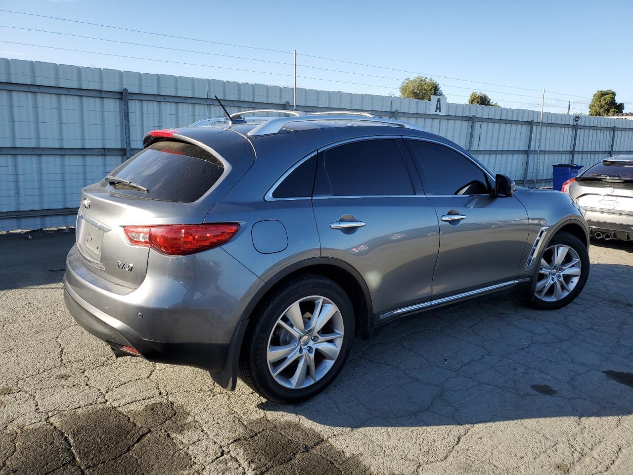 INFINITI FX37