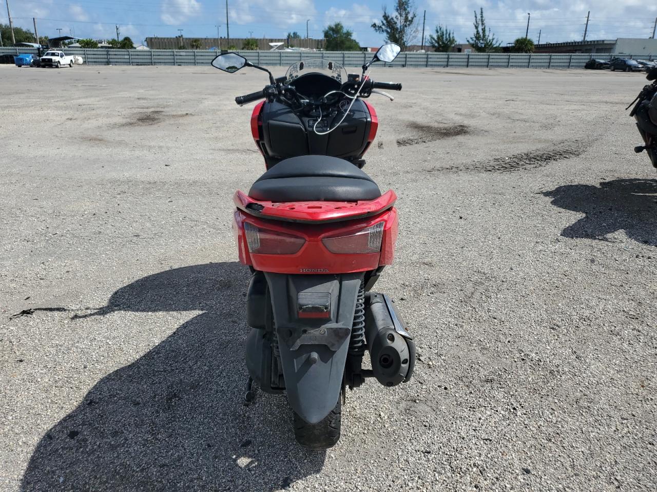 Lot #3311684217 2014 HONDA NSS300