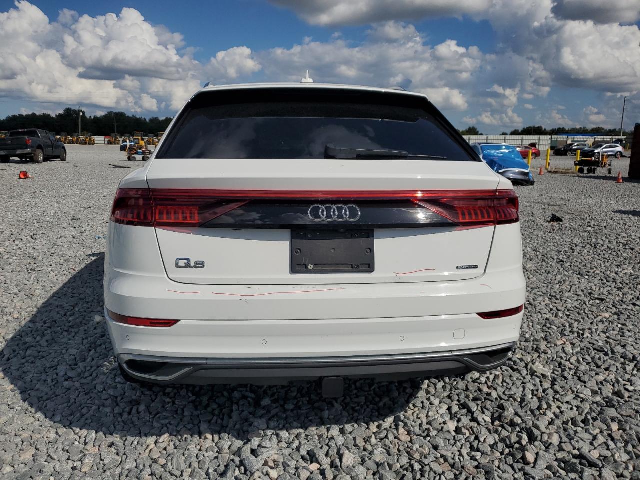 AUDI Q8 PREMIUM