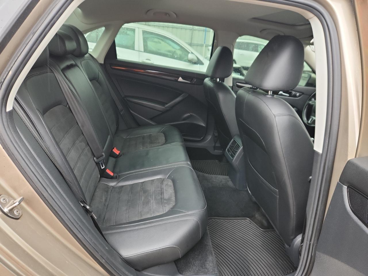 VOLKSWAGEN PASSAT SEL