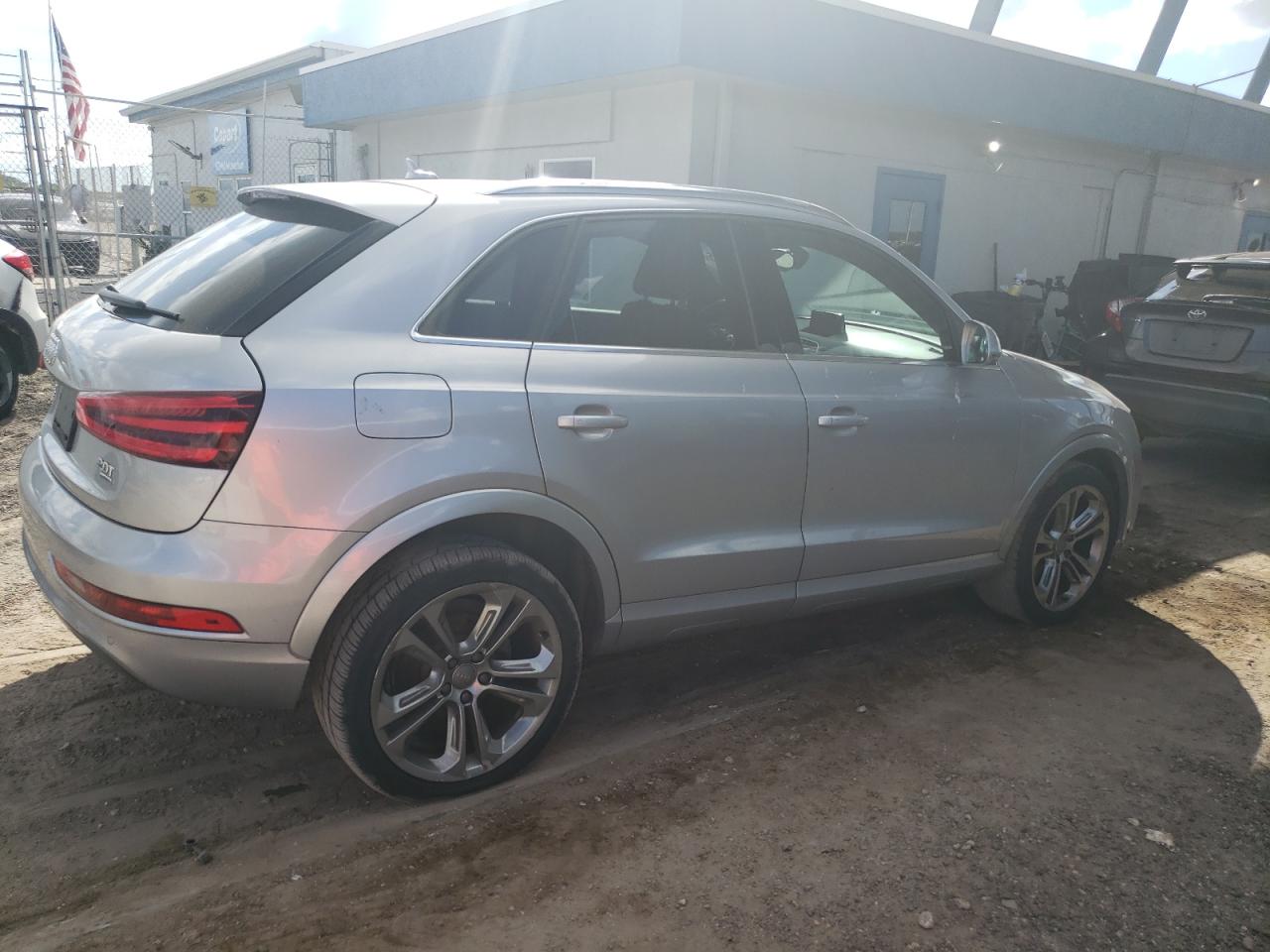 AUDI Q3 PREMIUM PLUS