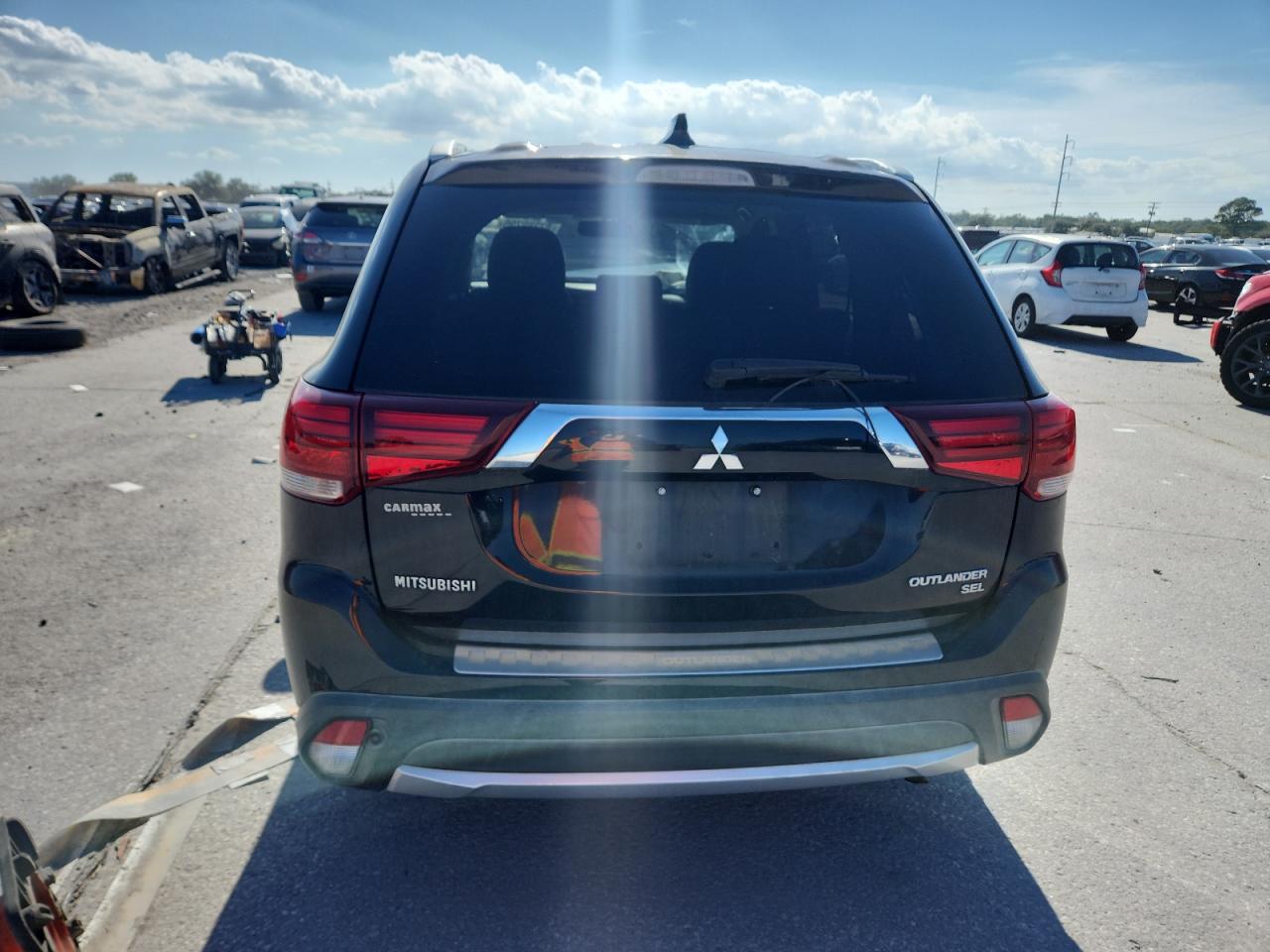 MITSUBISHI OUTLANDER SE