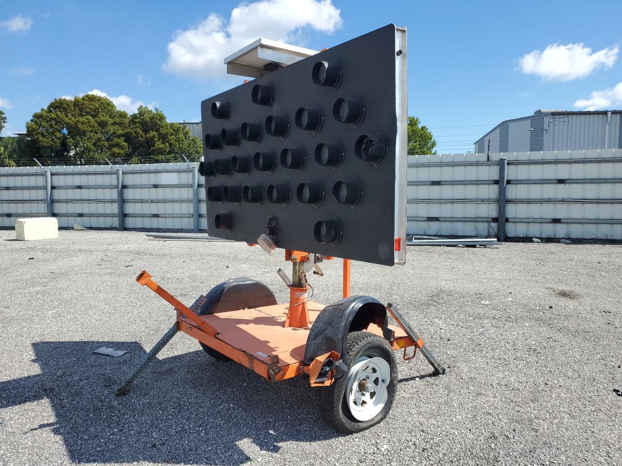 Lot #3275490718 2017 OTHER ARROW BOARD