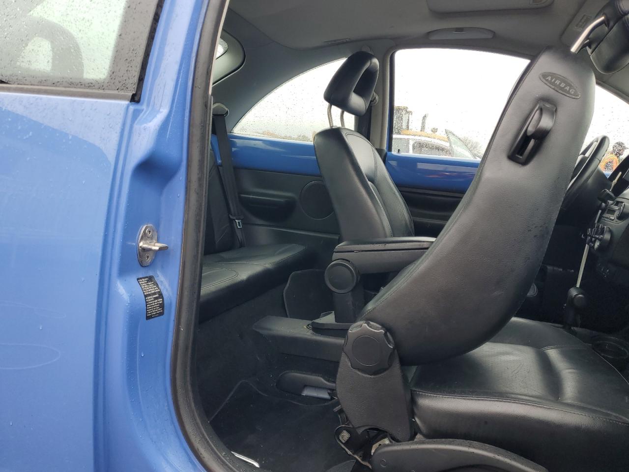 Lot #3283989807 2001 VOLKSWAGEN NEW BEETLE