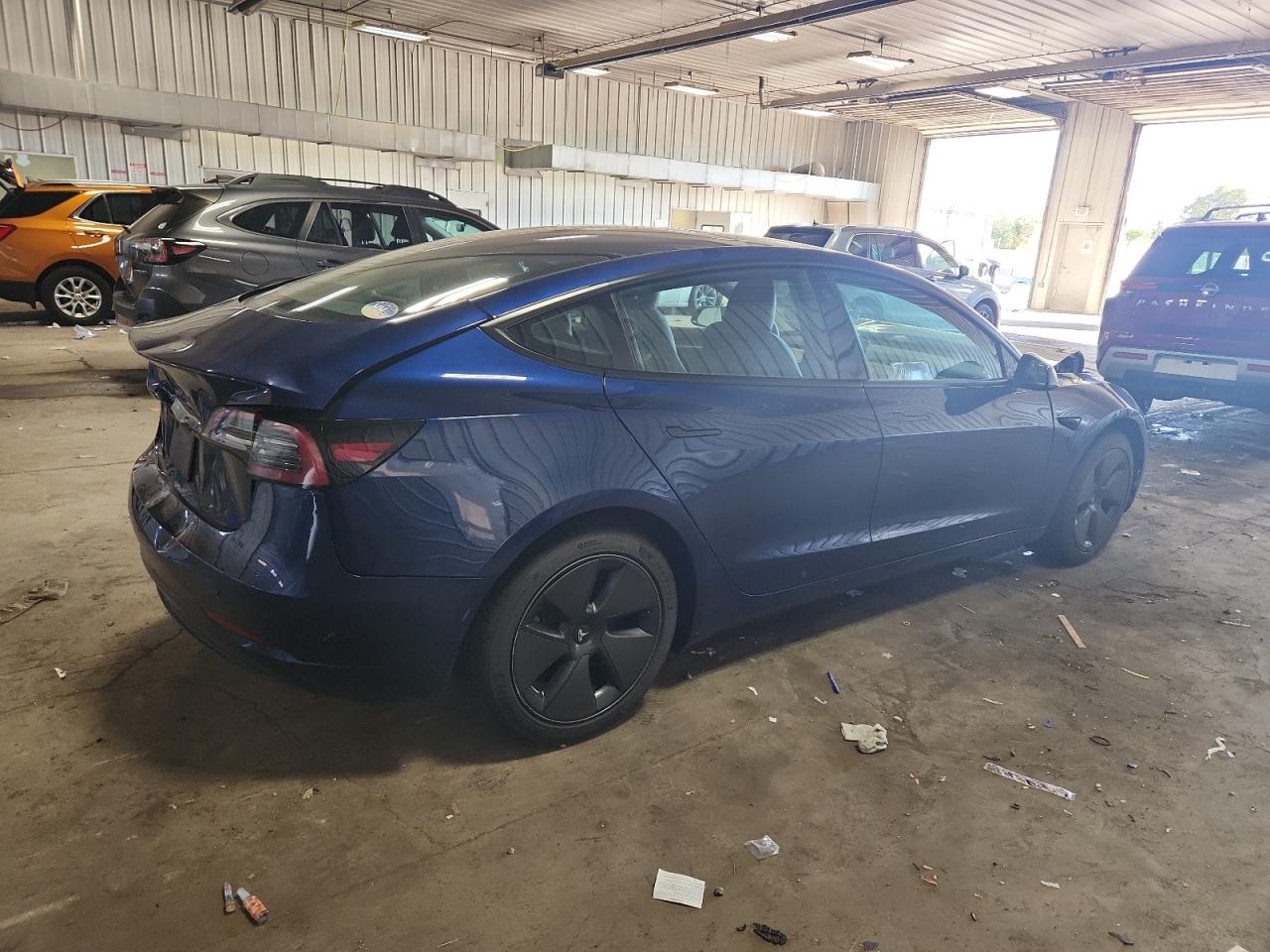 TESLA MODEL 3