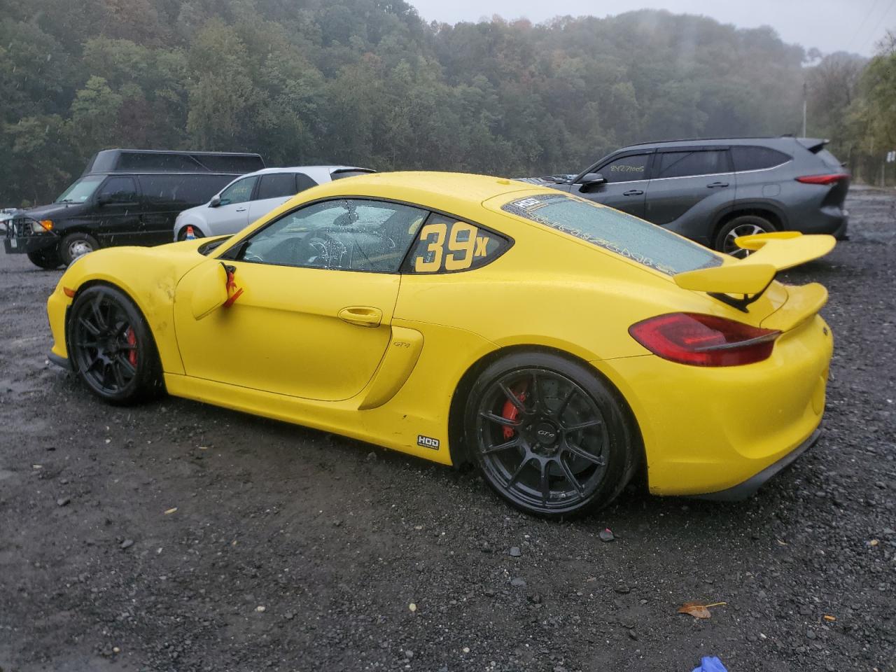 PORSCHE CAYMAN GT4
