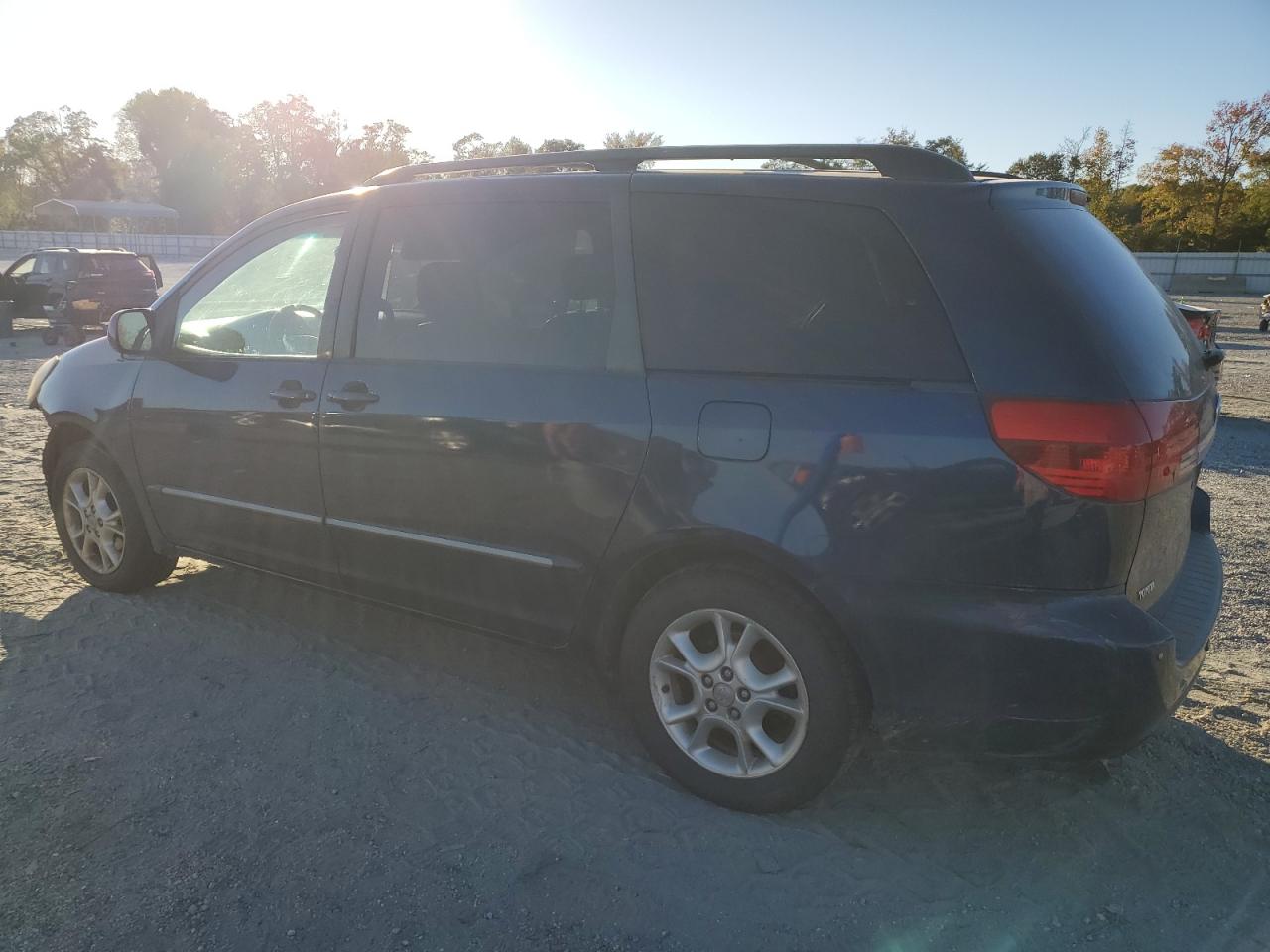 Lot #3291253964 2004 TOYOTA SIENNA XLE