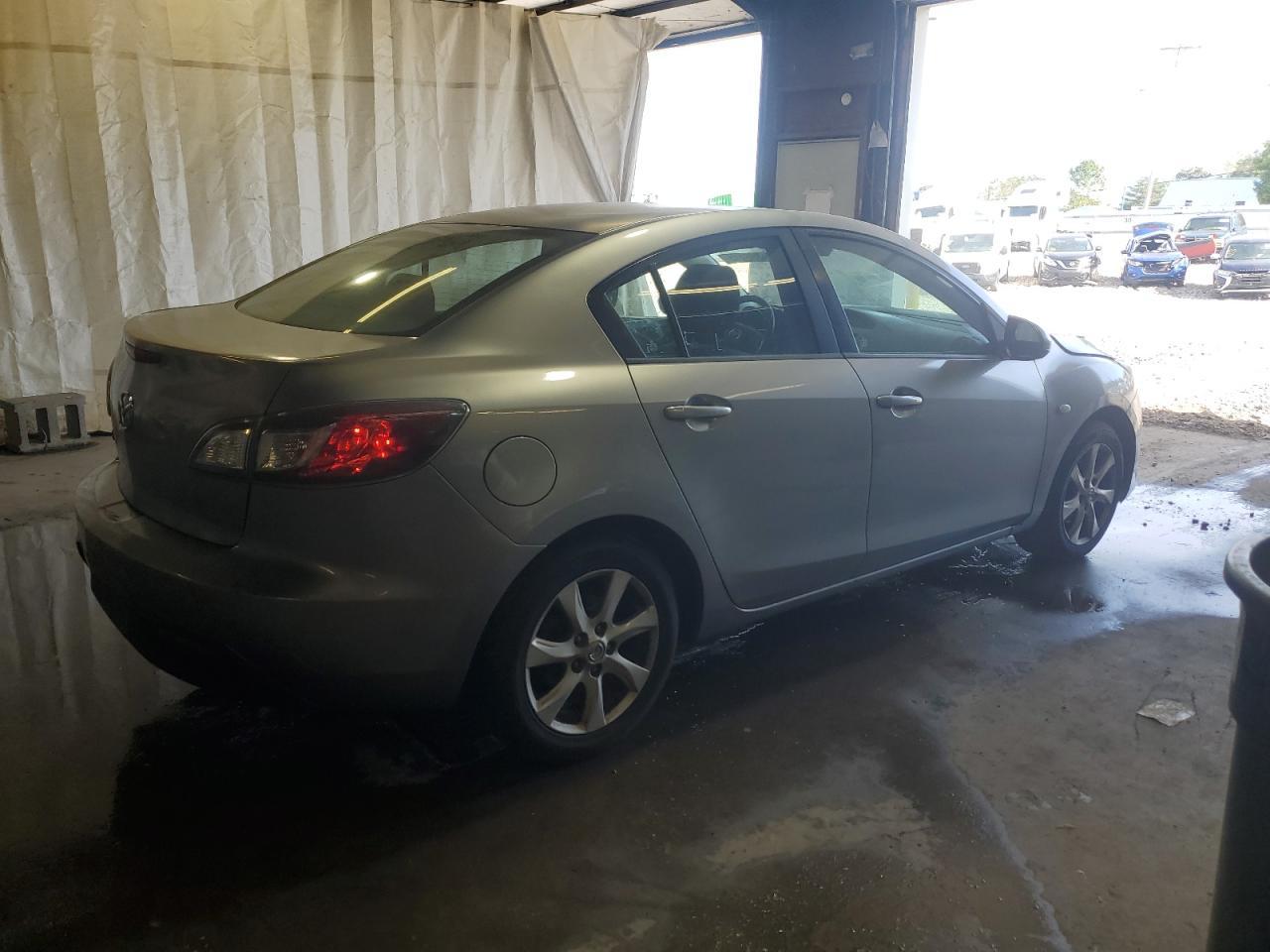 MAZDA 3 I