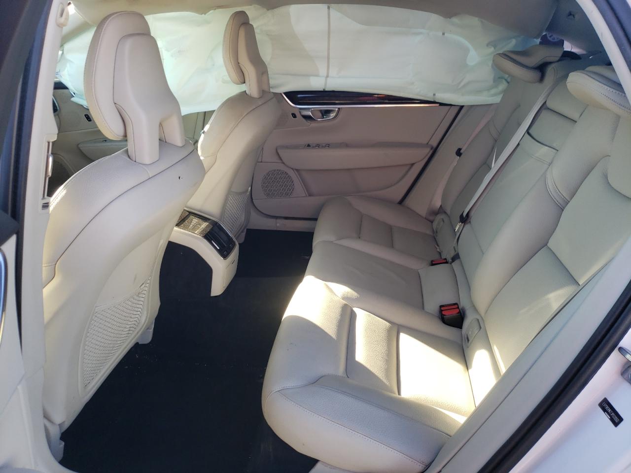 VOLVO S90 T5 MOMENTUM