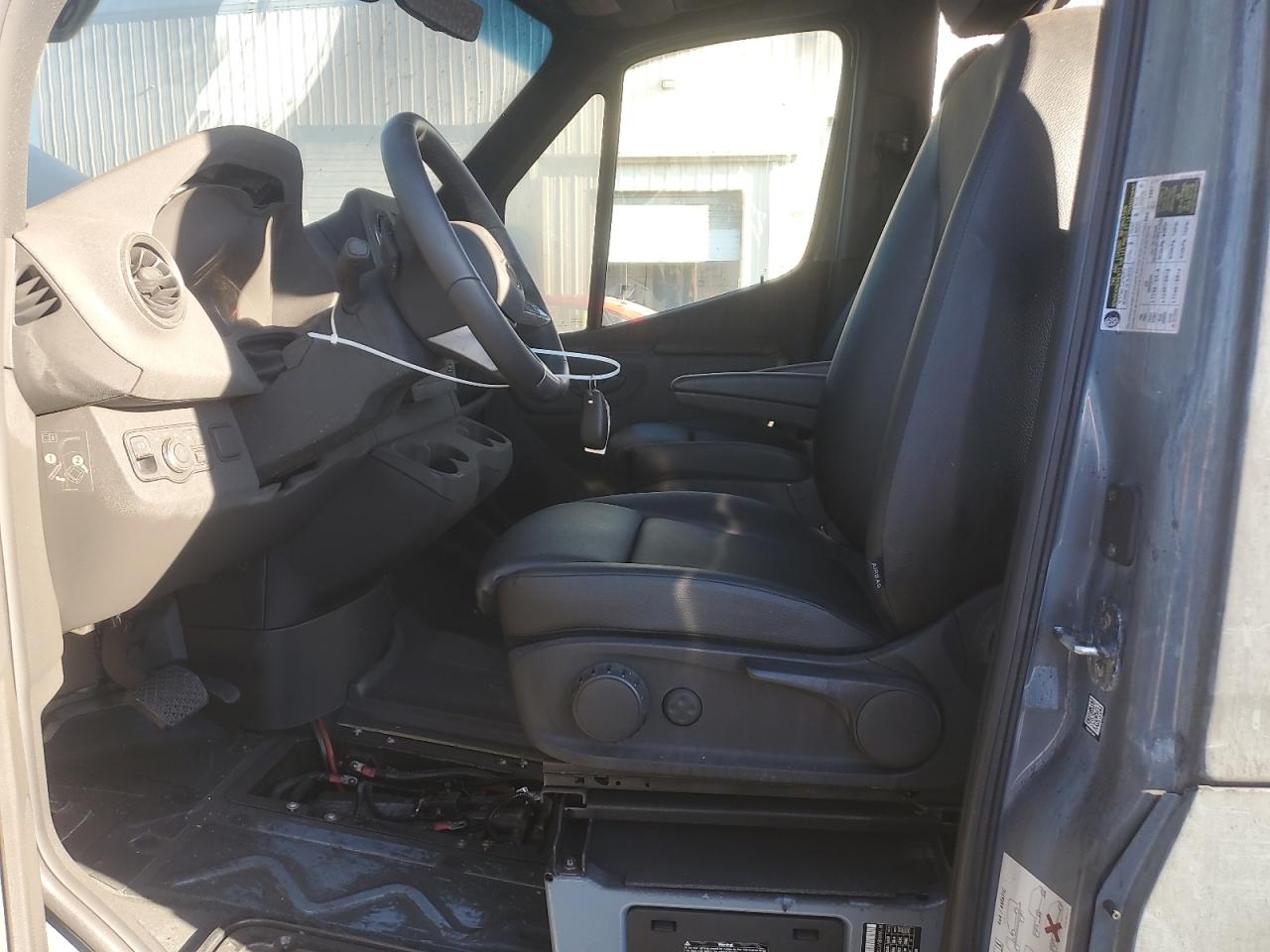 MERCEDES-BENZ SPRINTER 2500