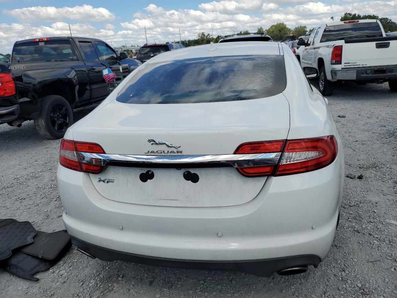 JAGUAR XF 2.0T PREMIUM